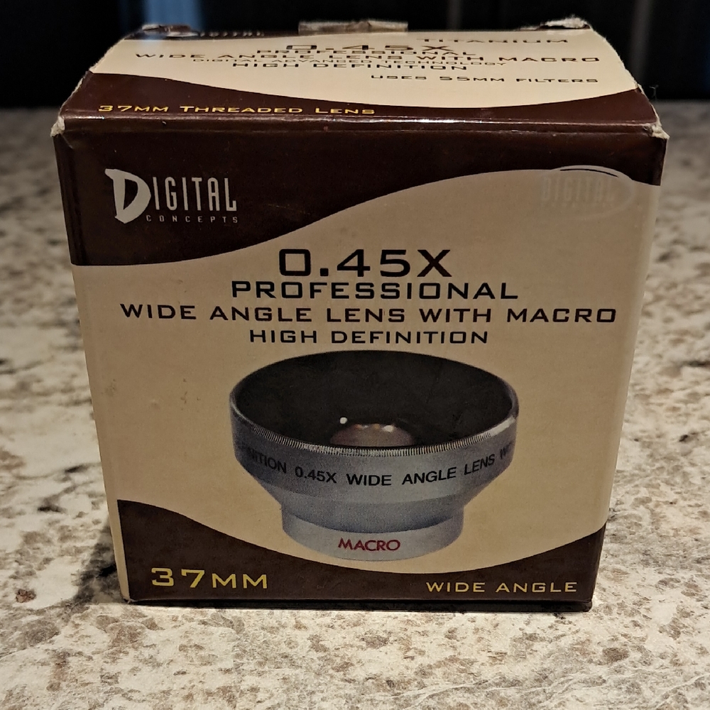 0.45X Wide Angle Lens with Macro - Black and Silver 37MM